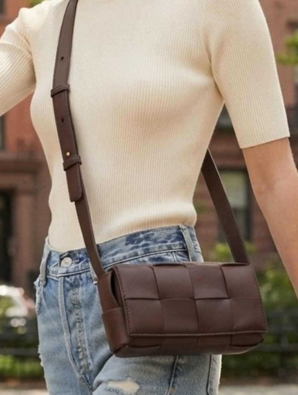 BRAND NEW NEVER WORN Woven Crossbody Bag in Dark Brown Shoulder Handbag